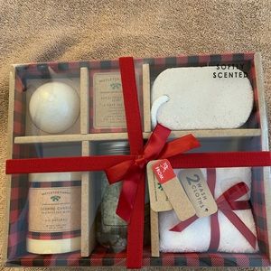 SPA SET. 6-PC. Softly Scented, Beautifully packaged. Perfect for a relax…